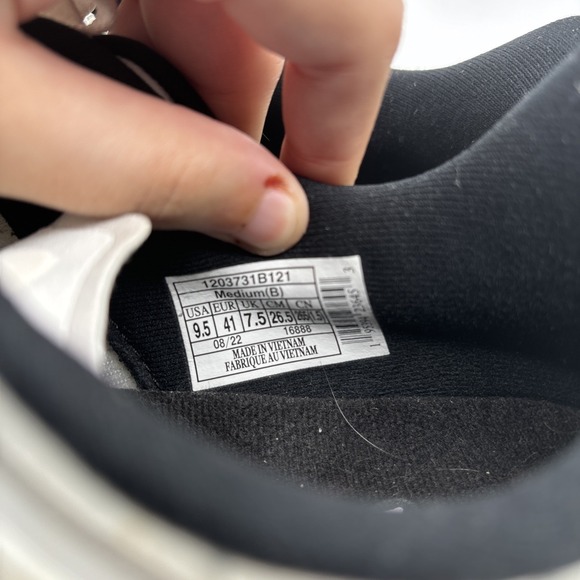 Brooks Launch 9 Shoes Women's Size 9.5 Medium B Black White Running Athletic - Picture 14 of 16